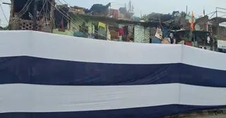 ব্রিকস শীর্ষ সম্মেলন উপলক্ষে সাজসজ্জা; নয়াদিল্লিতে পর্দা দিয়ে ঢেকে দেয়া হল বস্তি